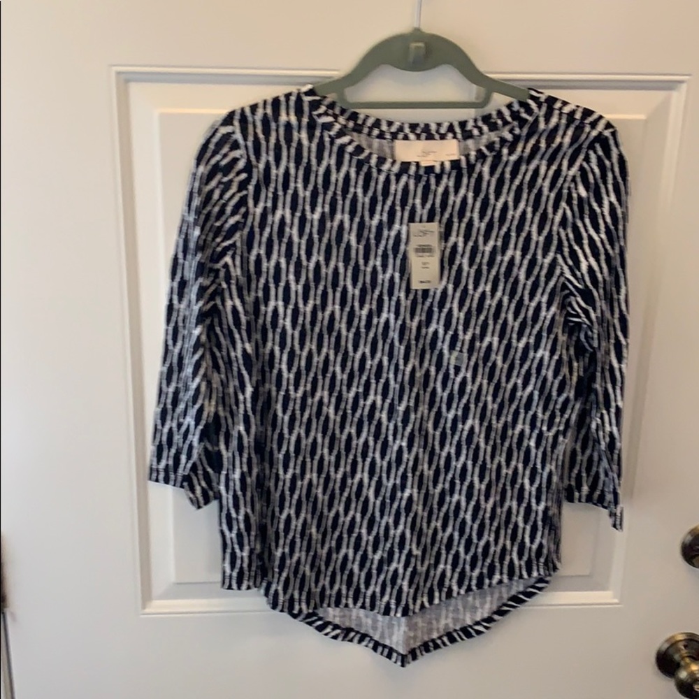 Patterned 3/4 sleeve shirt
